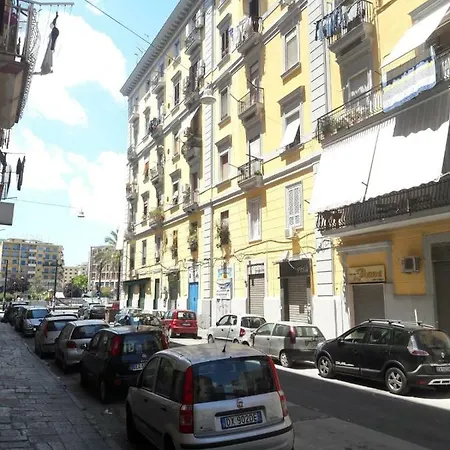 Charme Nápoles